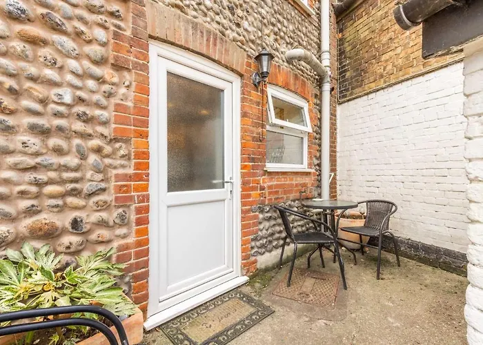 Host & Stay - West Street Cottage