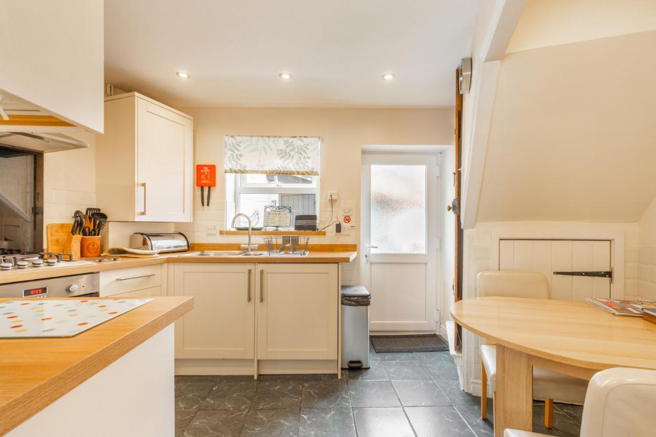 Host & - West Street Holiday home *